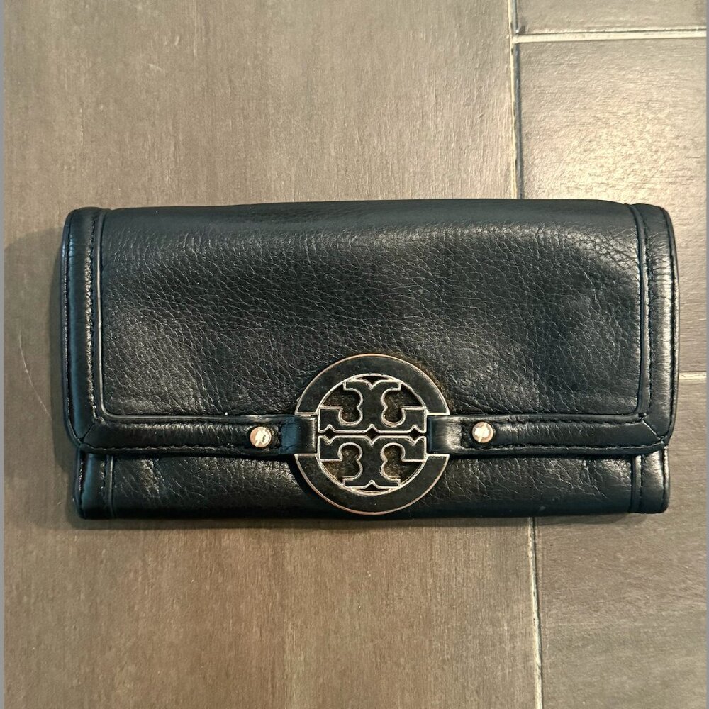 Classic Black Leather Tory Burch wallet with Gold Metal Tory Burch logo